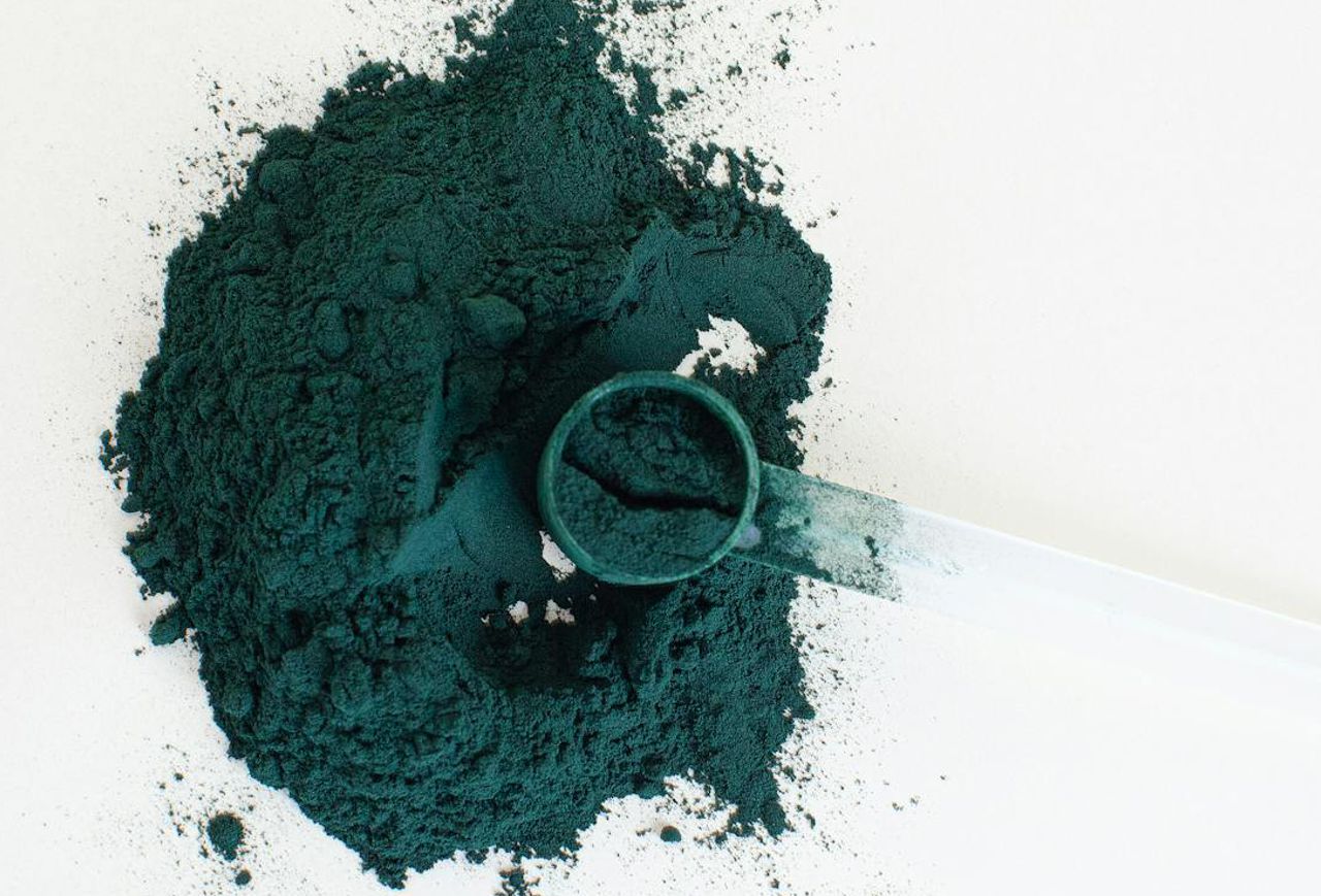 spirulina prasok